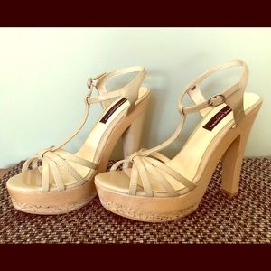 🚫🚫DONATED🚫🚫NEW Chinese Laundry Nude Patent Leather Sandals